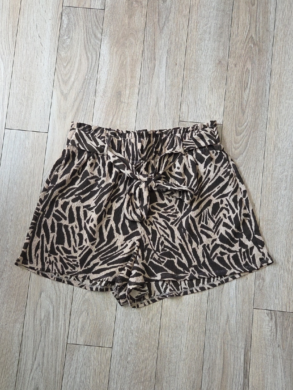 Messini Paperbag Waist Animal-Print Bermuda Shorts Black & Tan Large